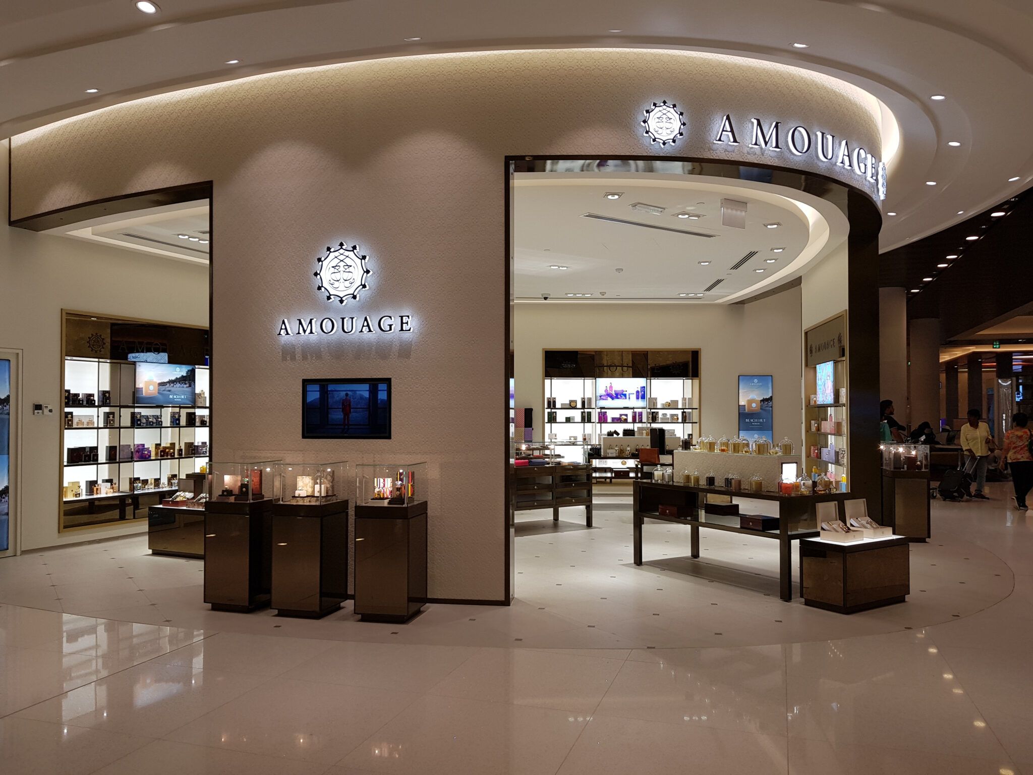 Amouage dutyfree shop at the new Muscat International Airport Ⓒ Shutterstock